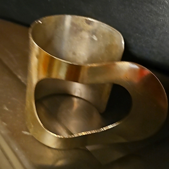 Ferragamo Sculptural Silvertone Wide Cuff Unique Design Bracelet - Picture 8 of 8